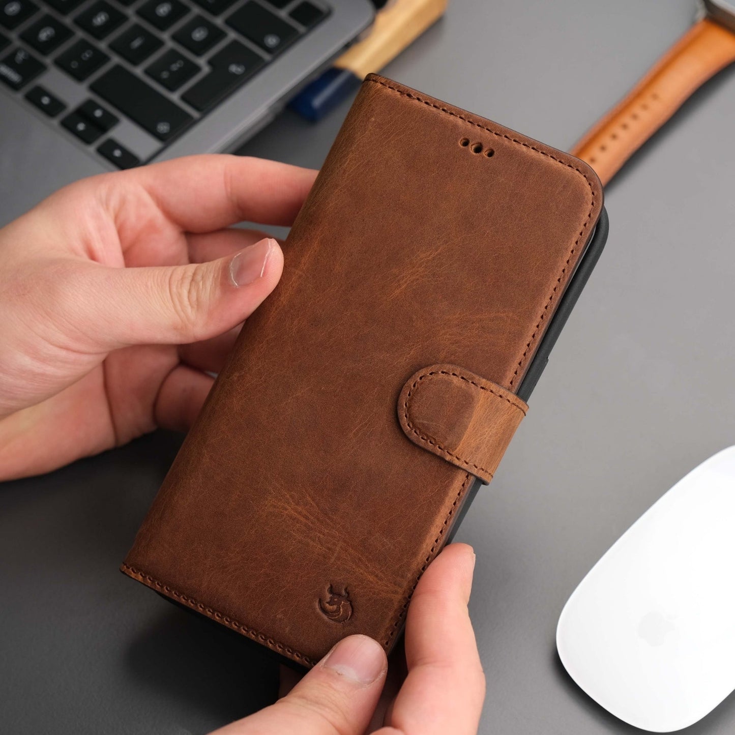 Casper Leather iPhone 14 Pro Wallet Case | MagSafe-2